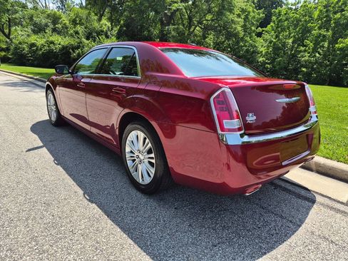 Used 2014 Chrysler 300 AWD w/ Driver Convenience Group image 3