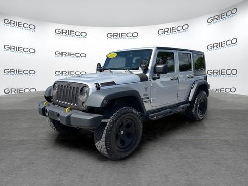 Used 2012 Jeep Wrangler Unlimited Sport AWD/4WD image 3
