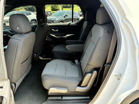 Used 2023 Chevrolet Traverse LT AWD/4WD image 13