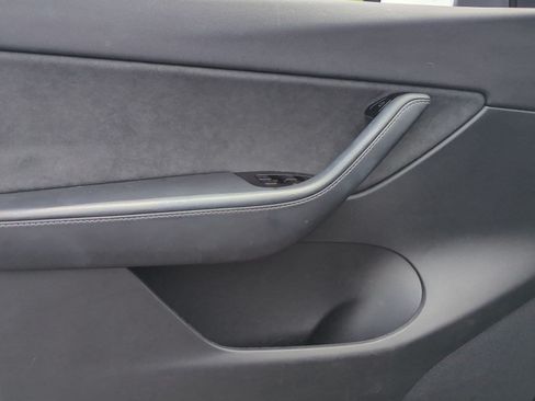 Used 2021 Tesla Model Y 2WD image 14