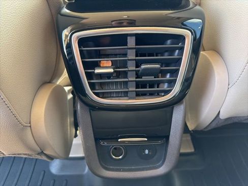 Used 2022 Lincoln Nautilus AWD w/ Premium Package image 17