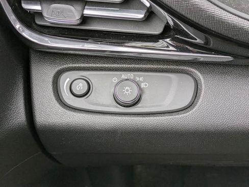 Certified 2024 Buick Envista Avenir FWD image 17