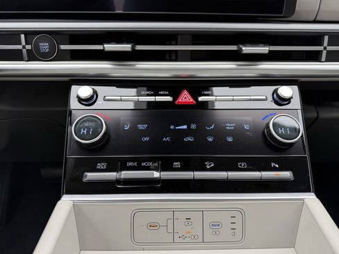 Used 2025 Hyundai Santa Fe SEL image 24