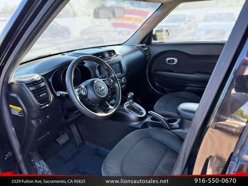 Used 2016 Kia Soul FWD image 12