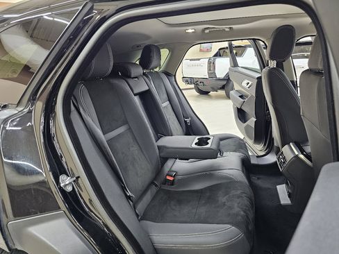 Used 2018 Land Rover Range Rover Velar image 21