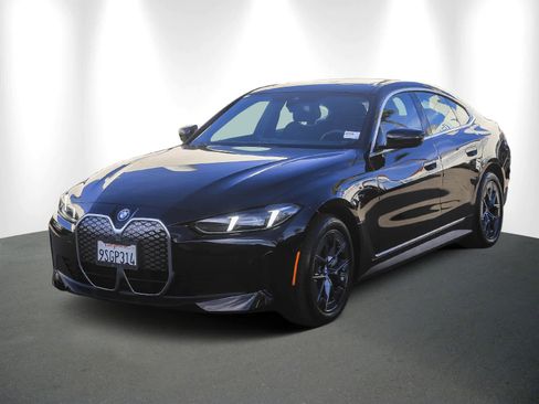 Used 2025 BMW i4 eDrive40 w/ Parking Assistance Package image 3