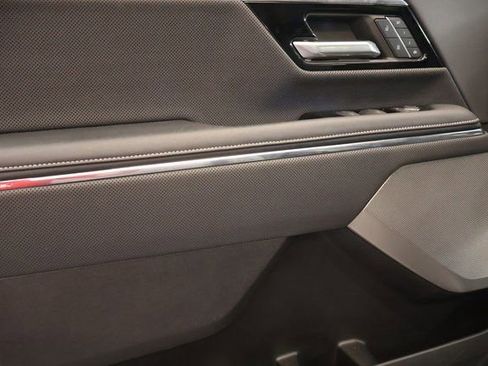 Used 2024 GMC Sierra EV Denali AWD/4WD image 10