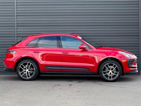 Used 2025 Porsche Macan image 8