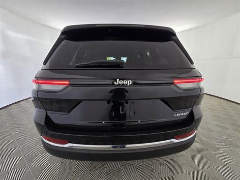 Used 2024 Jeep Grand Cherokee Laredo image 11