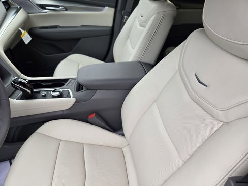 New 2026 Cadillac XT5 Premium Luxury w/ Driver Assist Package image 8