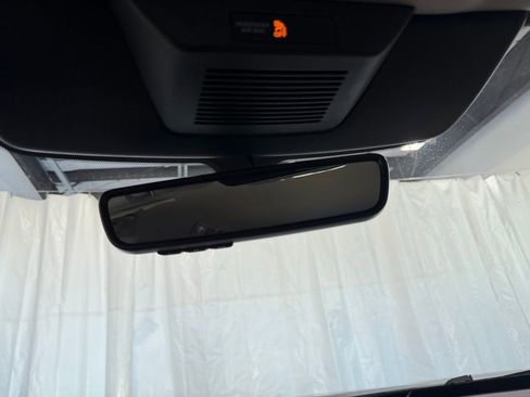 Used 2025 Nissan Pathfinder SL AWD/4WD image 27
