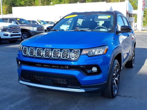 Used 2025 Jeep Compass Limited AWD/4WD image 10