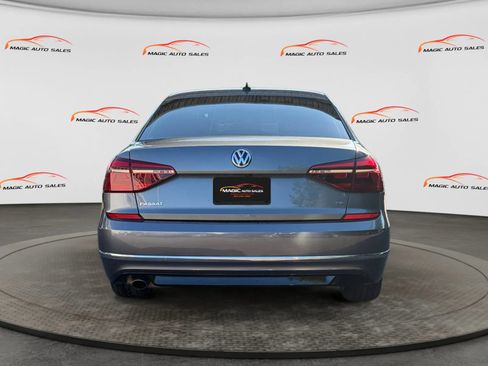 Used 2018 Volkswagen Passat 2.0T R-Line FWD image 9