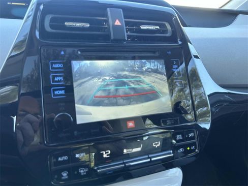 Used 2017 Toyota Prius Four image 21