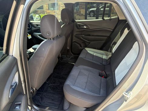 Used 2024 Chevrolet Trax LS FWD image 5