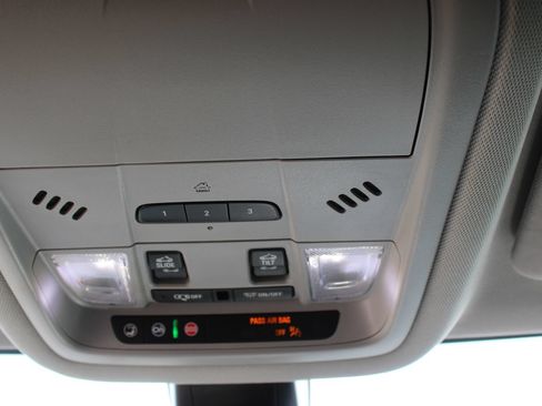 Used 2021 GMC Acadia SLT w/ Elevation Edition FWD image 24