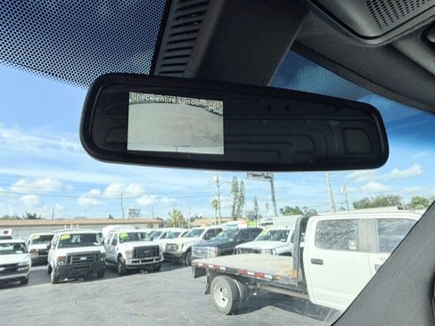 Used 2019 Freightliner Sprinter 2500 RWD image 15