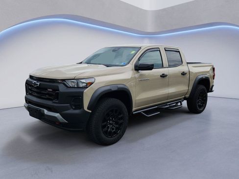 Used 2023 Chevrolet Colorado Trail Boss w/ Advanced Trailering Package AWD/4WD image 7