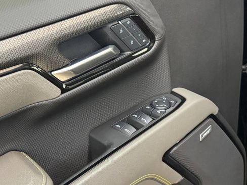 Used 2025 Chevrolet Silverado 1500 ZR2 w/ Technology Package image 13