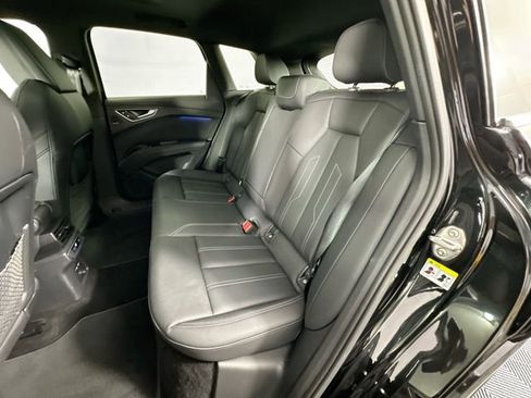 Used 2025 Audi Q4 e-tron Premium Plus w/ Premium Plus image 26