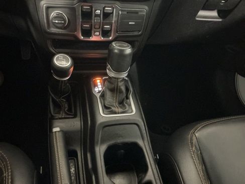 Used 2021 Jeep Wrangler Unlimited Sahara image 12