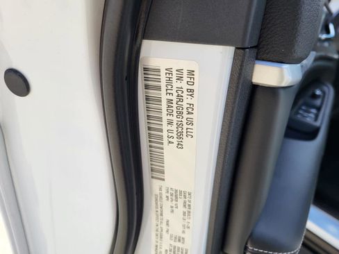 New 2025 Jeep Grand Cherokee Limited w/ Black Appearance Package image 21