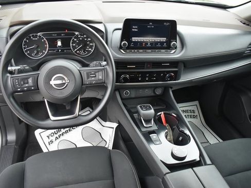 Used 2023 Nissan Rogue S image 17
