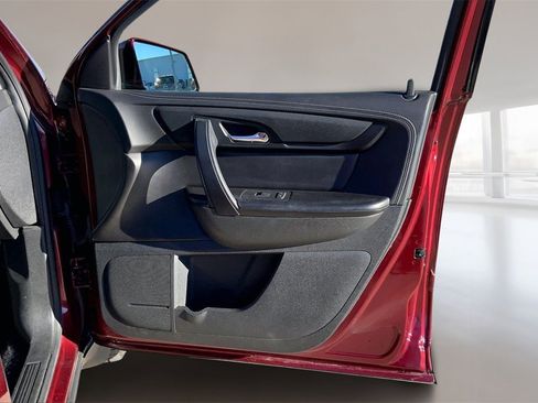 Used 2017 Chevrolet Traverse LT image 22