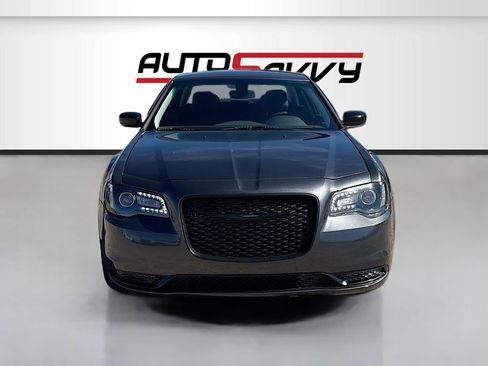 Used 2023 Chrysler 300 Touring w/ Sport Appearance Package image 2