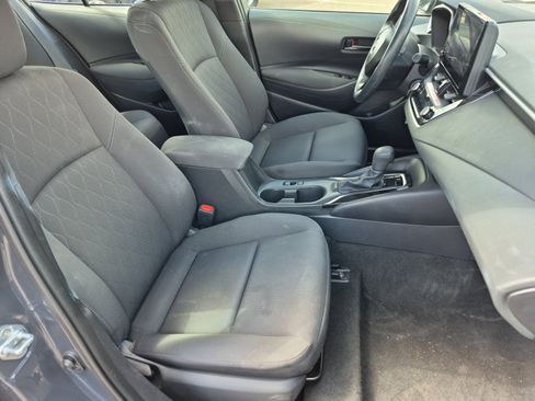 Used 2025 Toyota Corolla LE FWD image 25