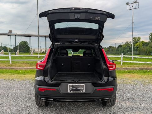 Used 2020 Volvo XC40 T5 R-Design w/ Protection Package Premier AWD/4WD image 7