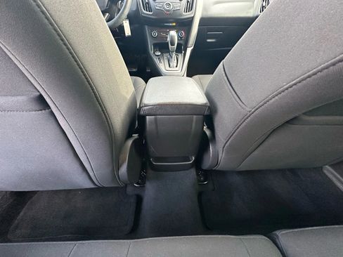 Used 2015 Ford Focus SE image 27