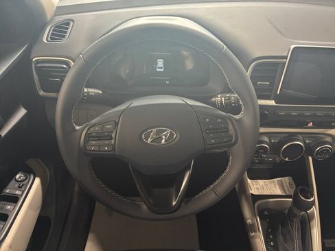 Used 2026 Hyundai Venue SEL FWD image 12