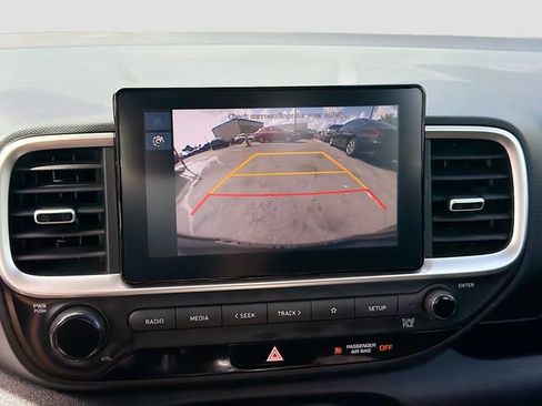 Certified 2023 Hyundai Venue SE FWD image 12