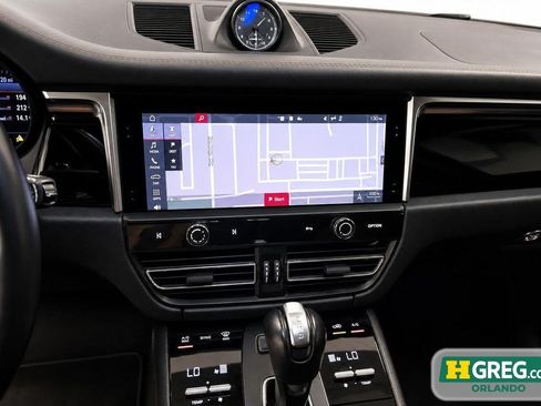 Used 2024 Porsche Macan AWD/4WD image 14