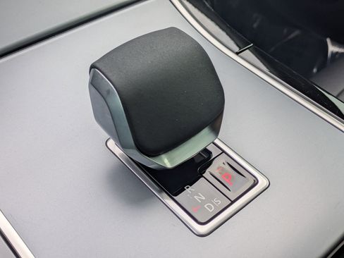 Certified 2025 Land Rover Range Rover Evoque S image 16