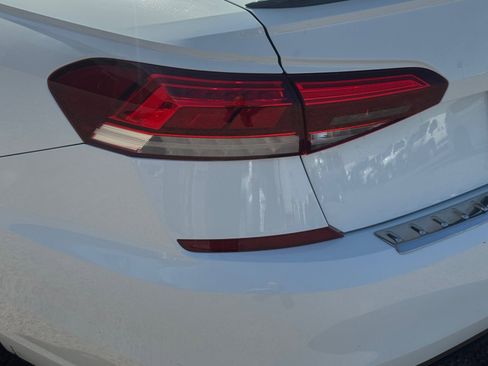 Used 2022 Volkswagen Passat 2.0T R-Line FWD image 15