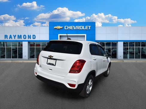 Used 2020 Chevrolet Trax LS w/ Tint and Cruise Package FWD image 3