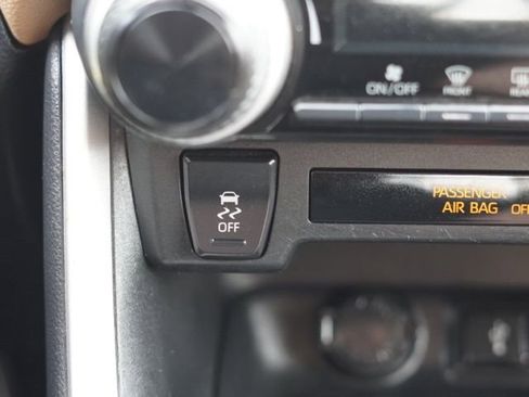 Used 2022 Toyota RAV4 LE FWD image 26