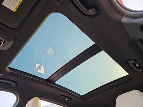 Used 2025 BMW X1 xDrive28i w/ Technology Package image 30