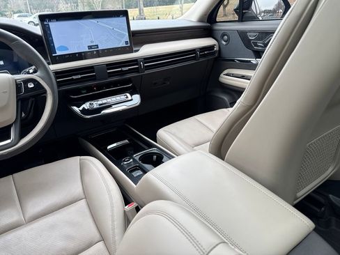 Certified 2023 Lincoln Corsair Reserve w/ Equipment Group 202A image 30