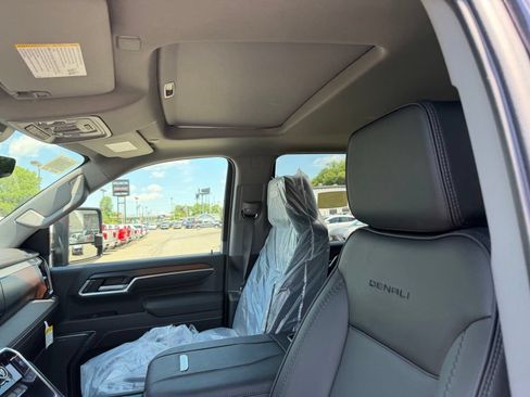 New 2026 GMC Sierra 2500 Denali w/ Denali Reserve Package AWD/4WD image 14