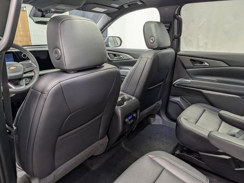 New 2026 Chevrolet Traverse LT image 14