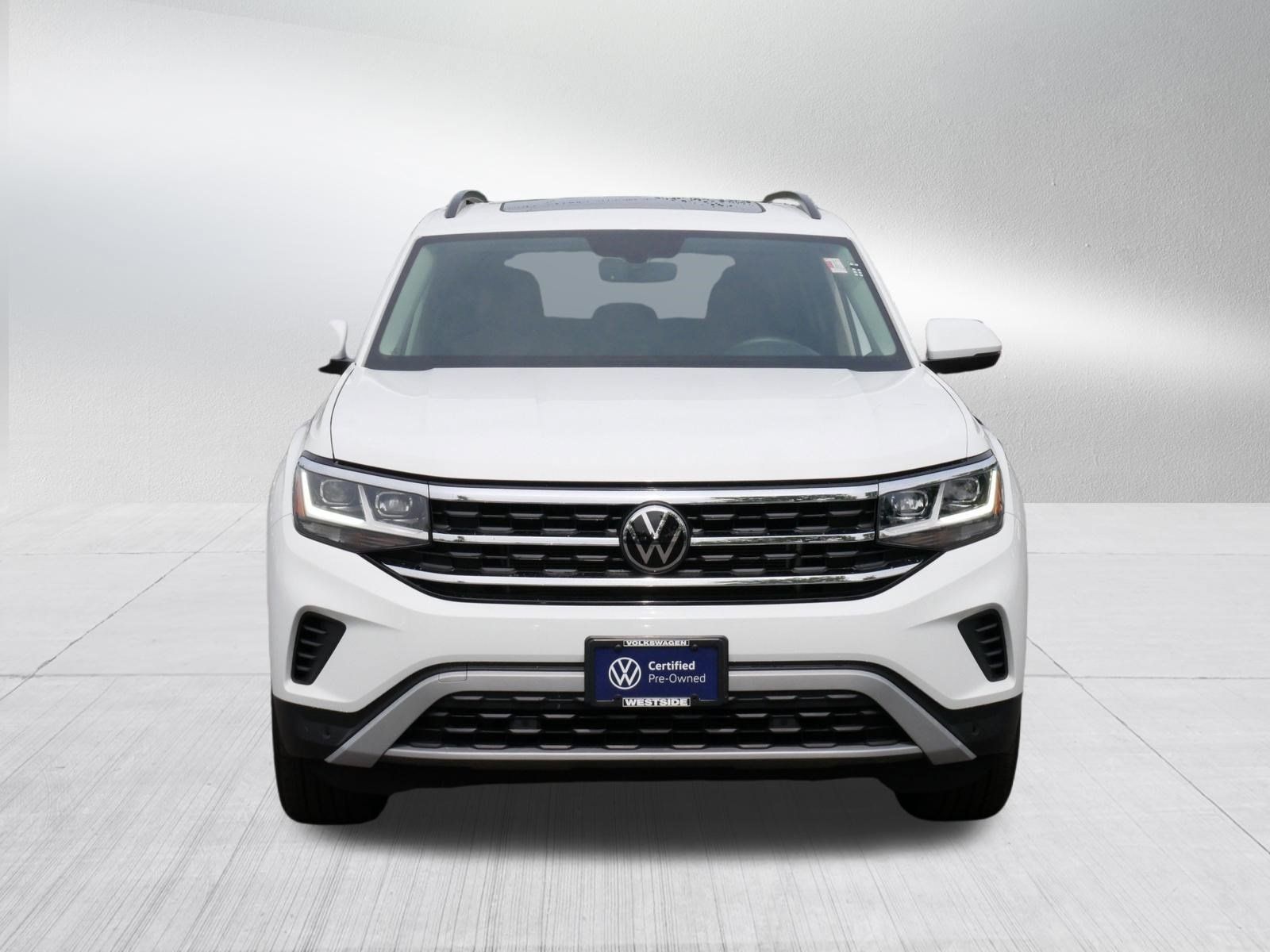 Certified 2023 Volkswagen Atlas SE w/ Panoramic Sunroof Package AWD/4WD image 2