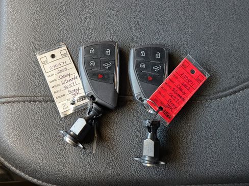 Used 2023 Chevrolet Silverado 1500 LT w/ Convenience Package II AWD/4WD image 36