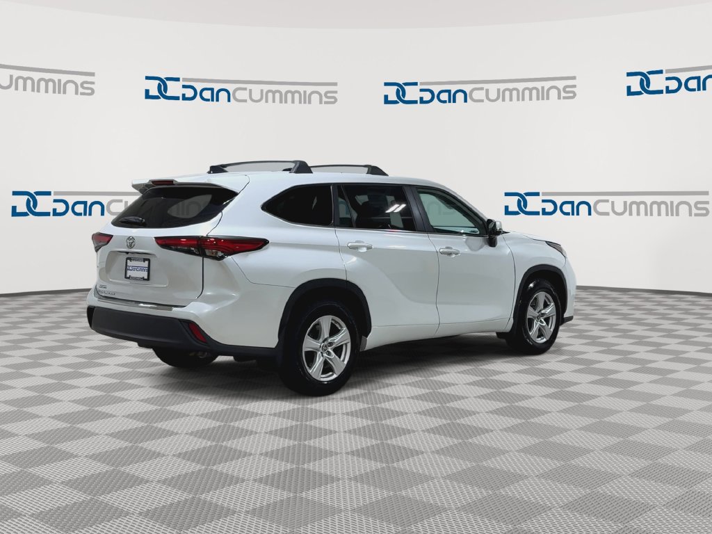 Used 2023 Toyota Highlander L FWD image 8