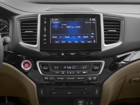 Used 2017 Honda Pilot Touring image 10