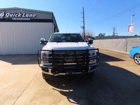 Used 2024 Ford F250 Lariat w/ Chrome Package image 4