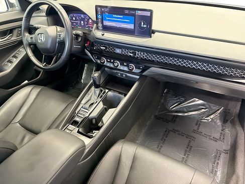 Used 2024 Honda Accord EX-L image 12