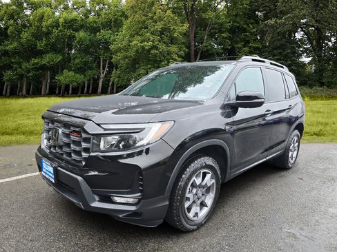 Used 2023 Honda Passport TrailSport image 7